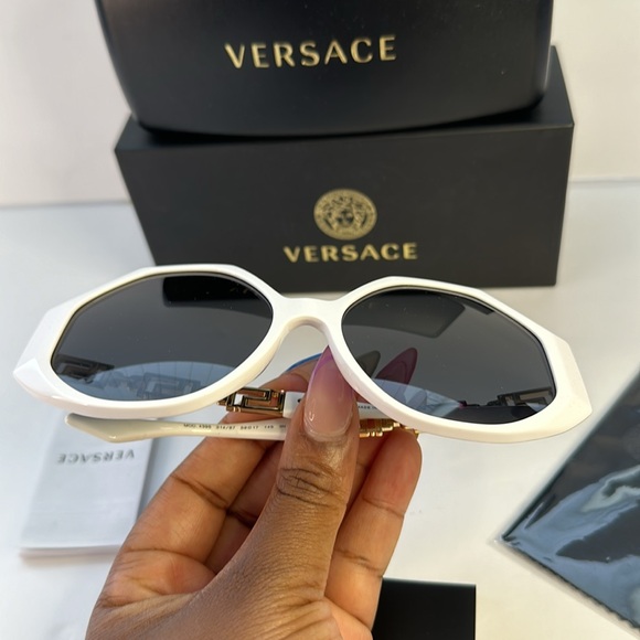New Authentic Versace VE 4395 (314/87) sunglasses - Picture 13 of 13